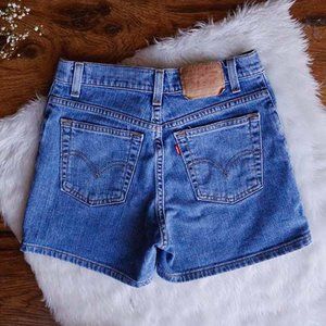 90s levi's - stretchy shorts